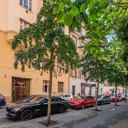 Mini Ultra Central Studio Budapest Extérieur photo
