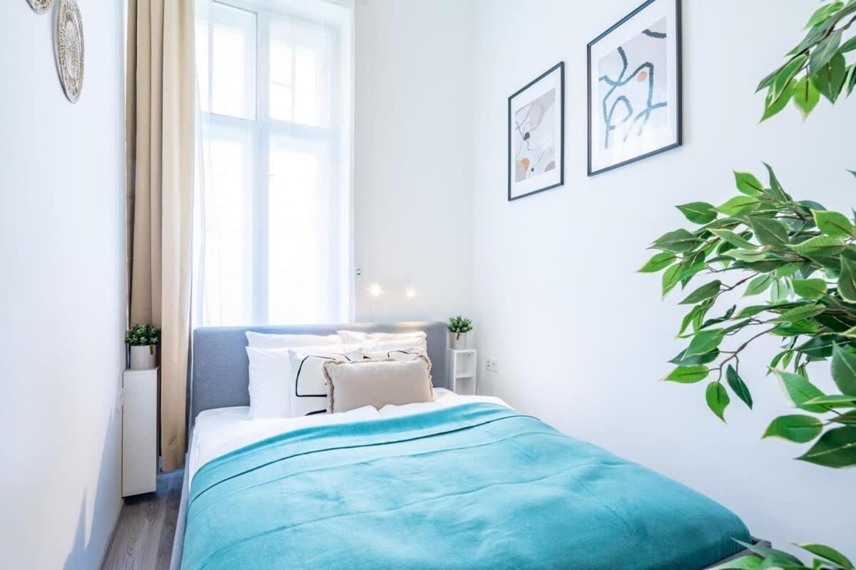 Mini Ultra Central Studio Budapest Extérieur photo