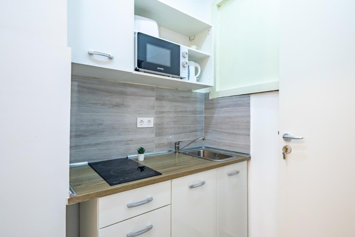 Mini Ultra Central Studio Budapest Extérieur photo