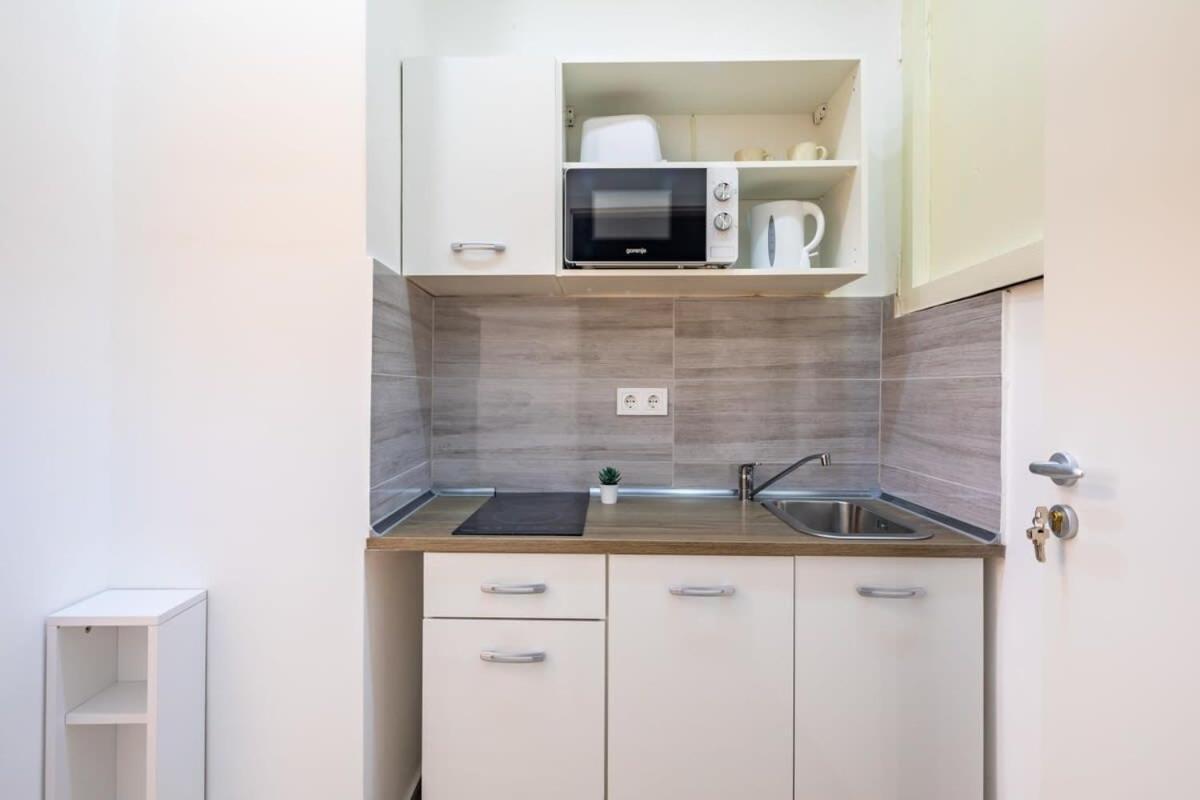 Mini Ultra Central Studio Budapest Extérieur photo