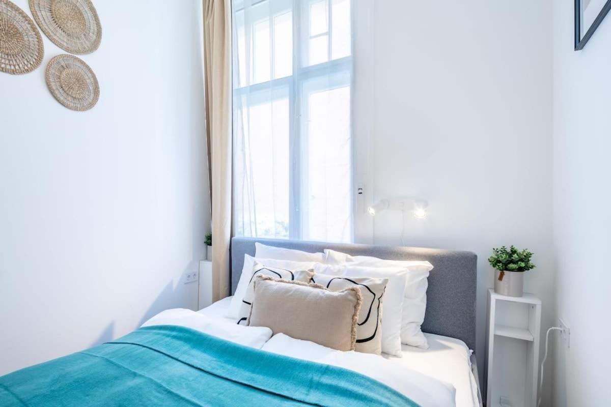 Mini Ultra Central Studio Budapest Extérieur photo